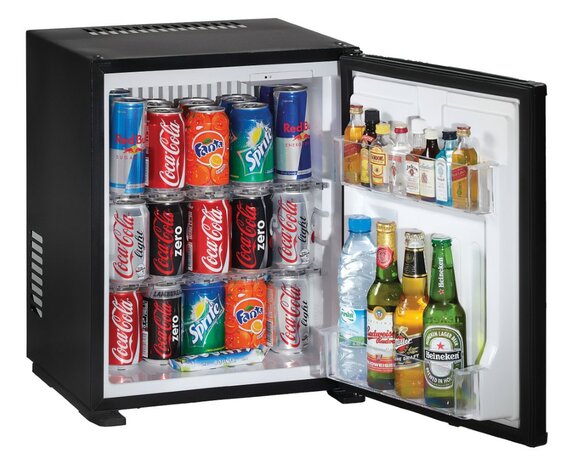 Technomax HP30LN thermo-elektrische mini koelkast zwart 30 liter gevuld voorkant